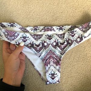 Patterned bikini bottoms
